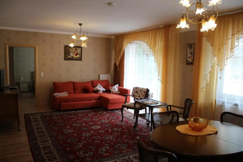 1 Bedroom Apartment