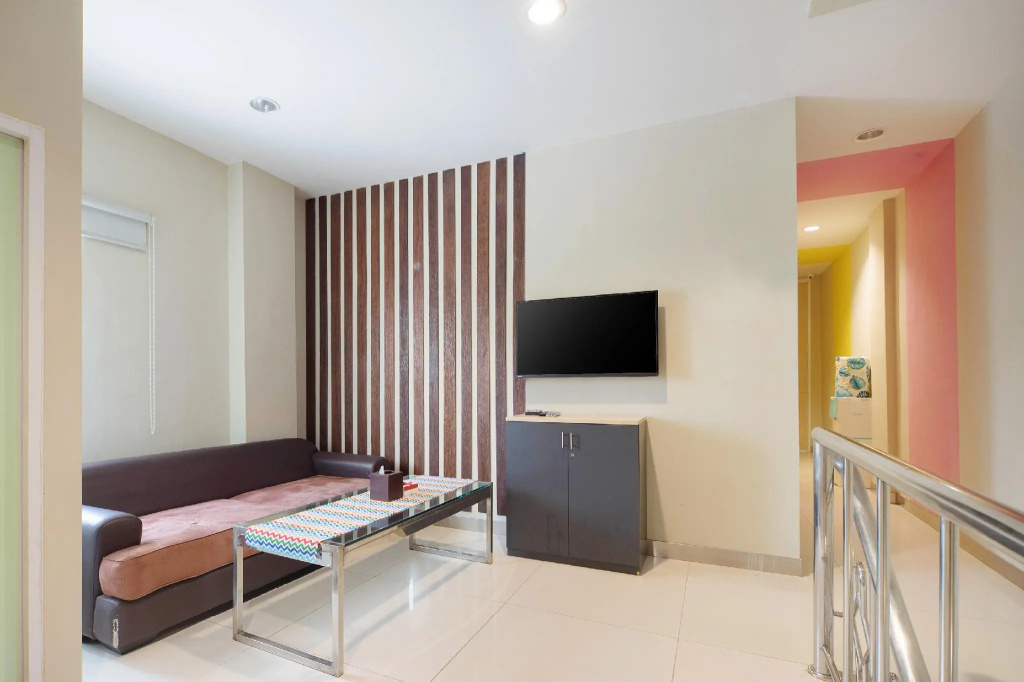 Lobby & Reception