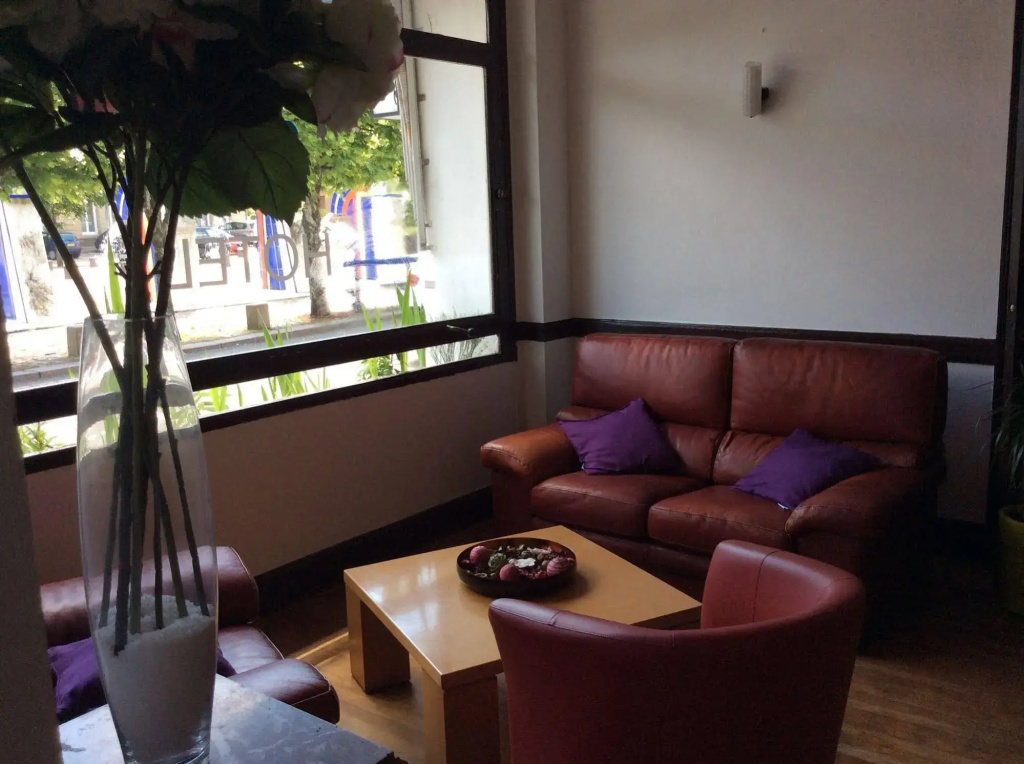 Voir la photo 3 — Enzo Hotels Contrexéville