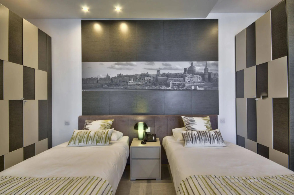 Jules Suites by null