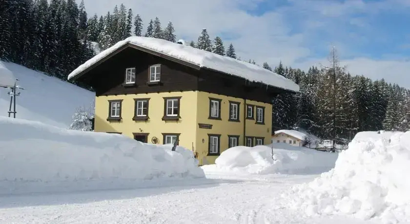 Sauschneiderhof Pomberger Maria u. Peter