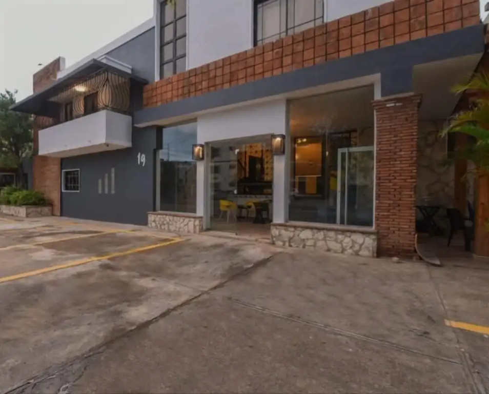 PH 19 Guesthouse Hotel in Gazcue