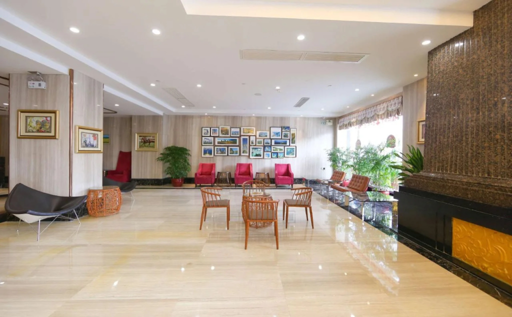 Lobby & Reception