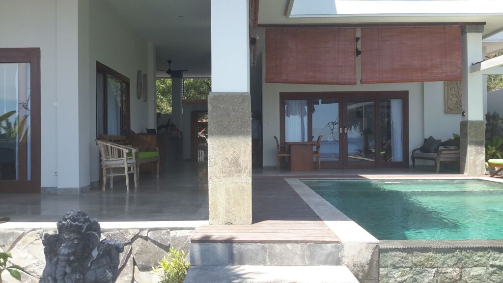 Amed Beach Villa image