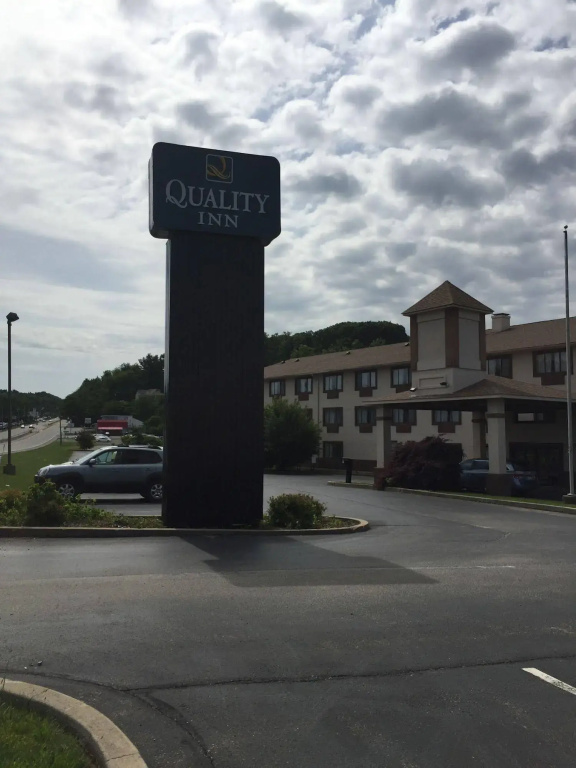 品质酒店(Quality Inn Greensburg)