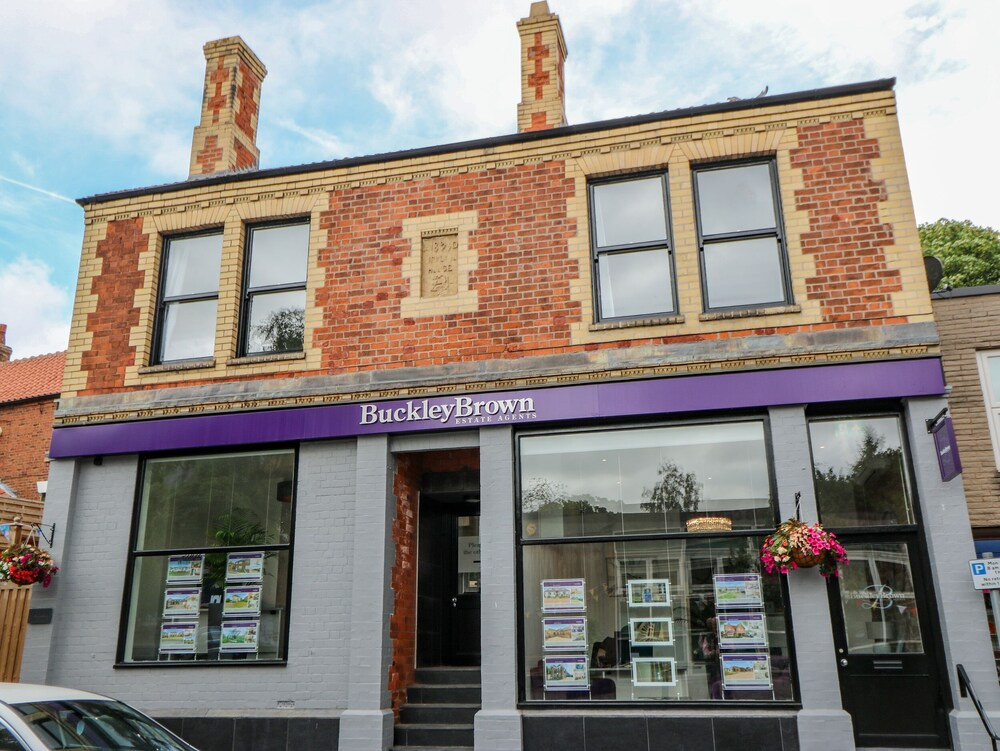 23a High Street