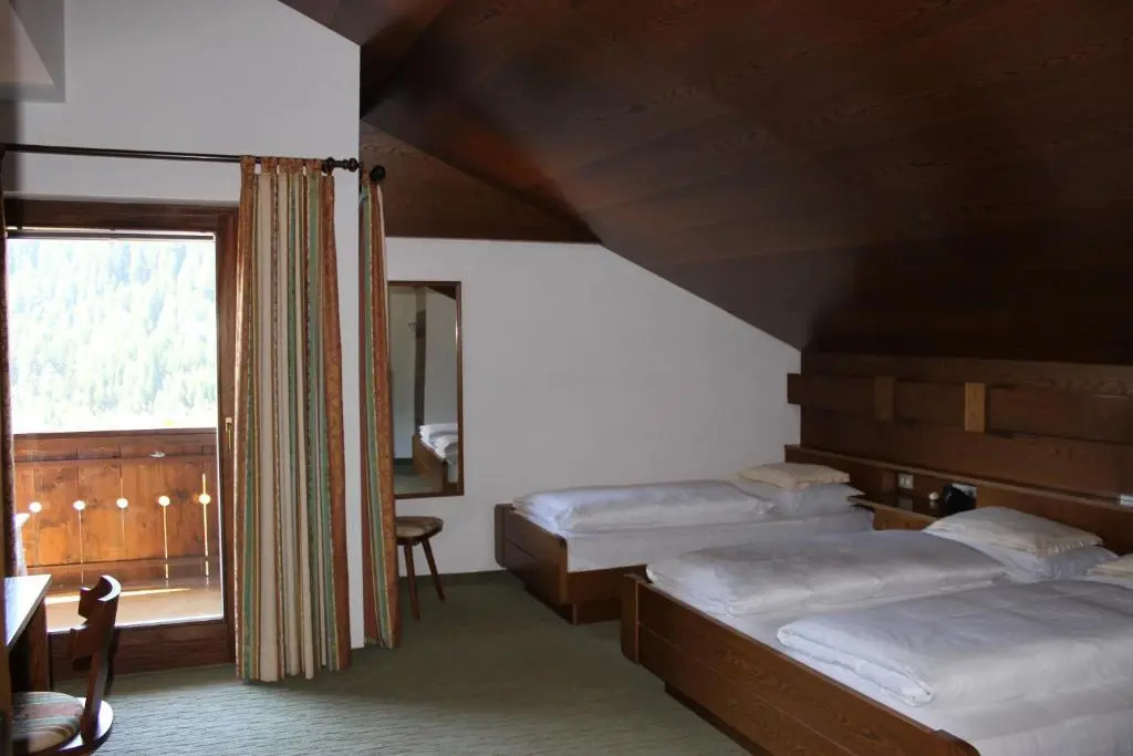 Standard Triple room with balcony