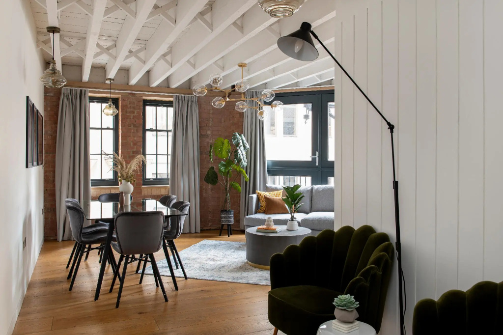 2 Bedrooms Apartment