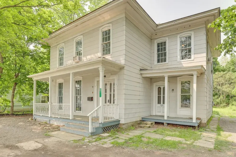 8 Mi to Keuka Lake: Bath Apt w/ Remote-work Perks!