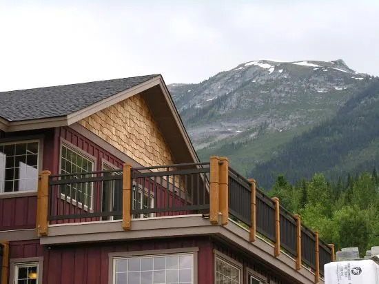 Lush Mountain Accommodations