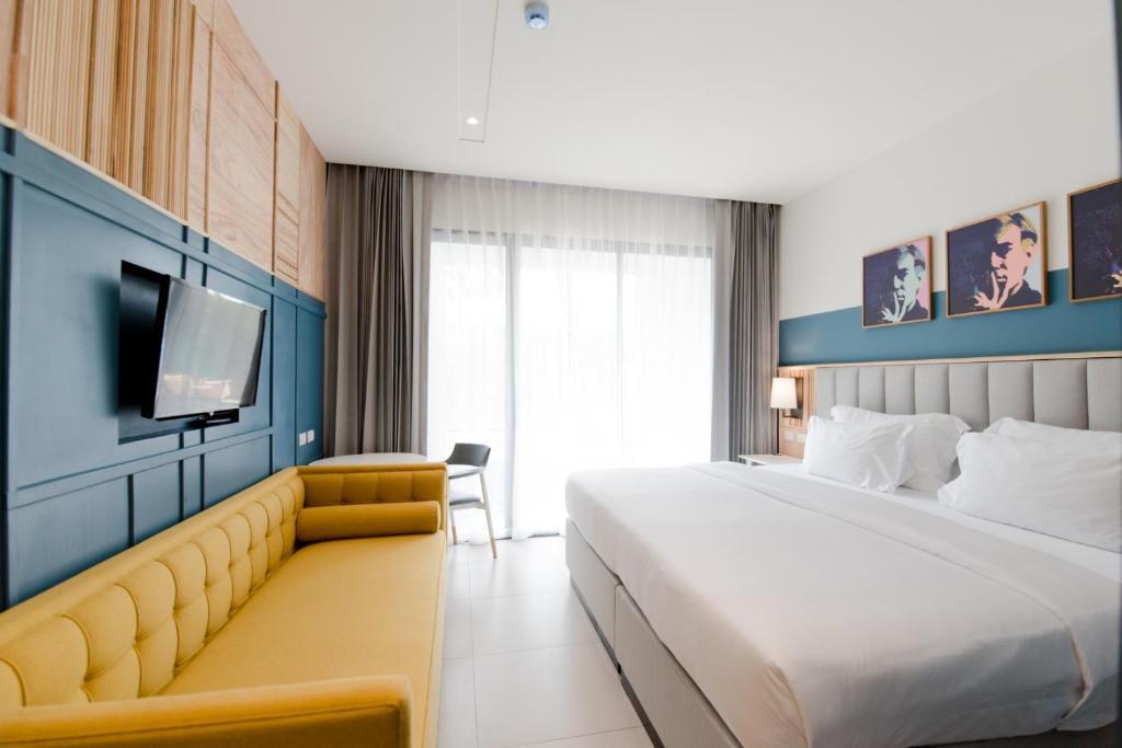 Двухместный номер Deluxe с видом на бассейн двуспальная кровать в Sugar Marina Resort - ART - Karon Beach