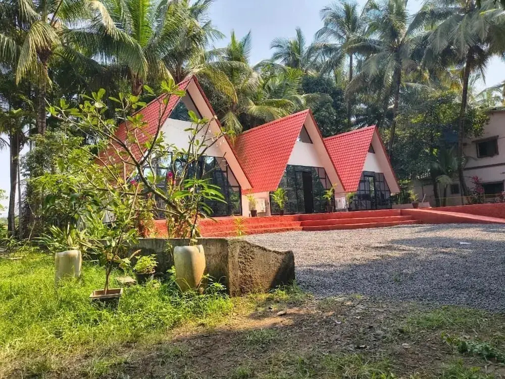 Rustic Palms - Restaurant & Cabins