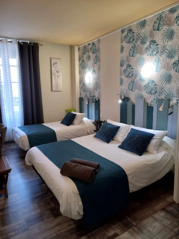 Standard Triple room
