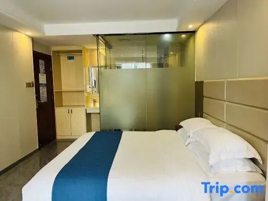 Двухместный номер Standard с видом на город двуспальная кровать в Ai Qin Hai Hotel Chain