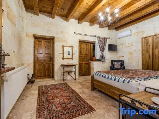 Standard Double room with balcony (full double bed)