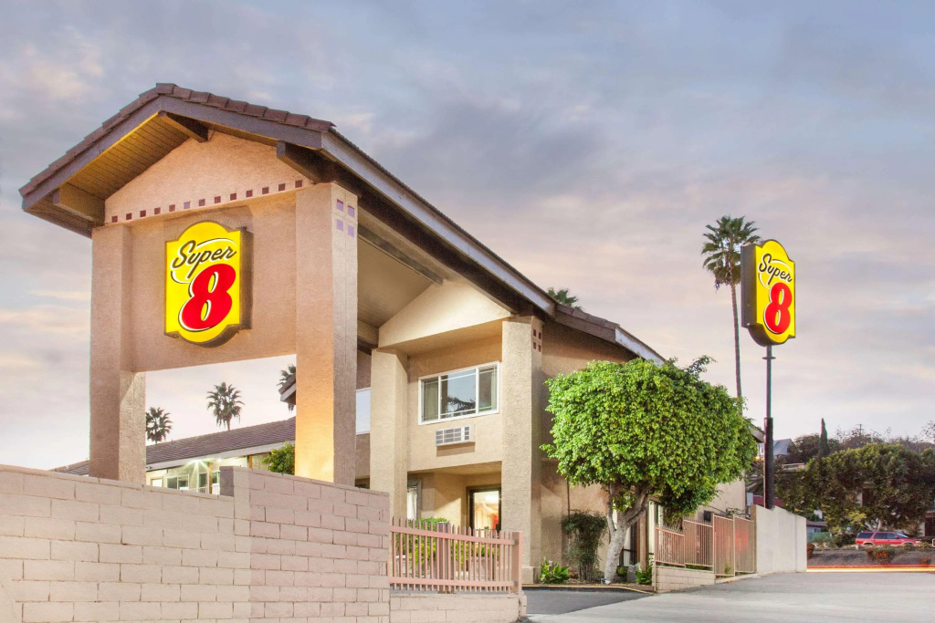 Super 8 by Wyndham Los Angeles/Alhambra