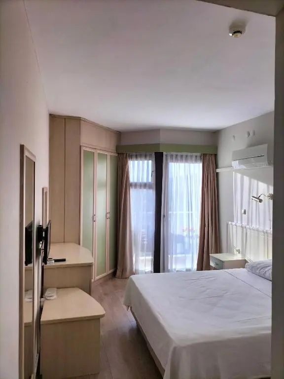 Economy room