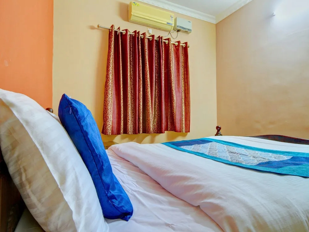 OYO Home 28569 Designer 2BHK