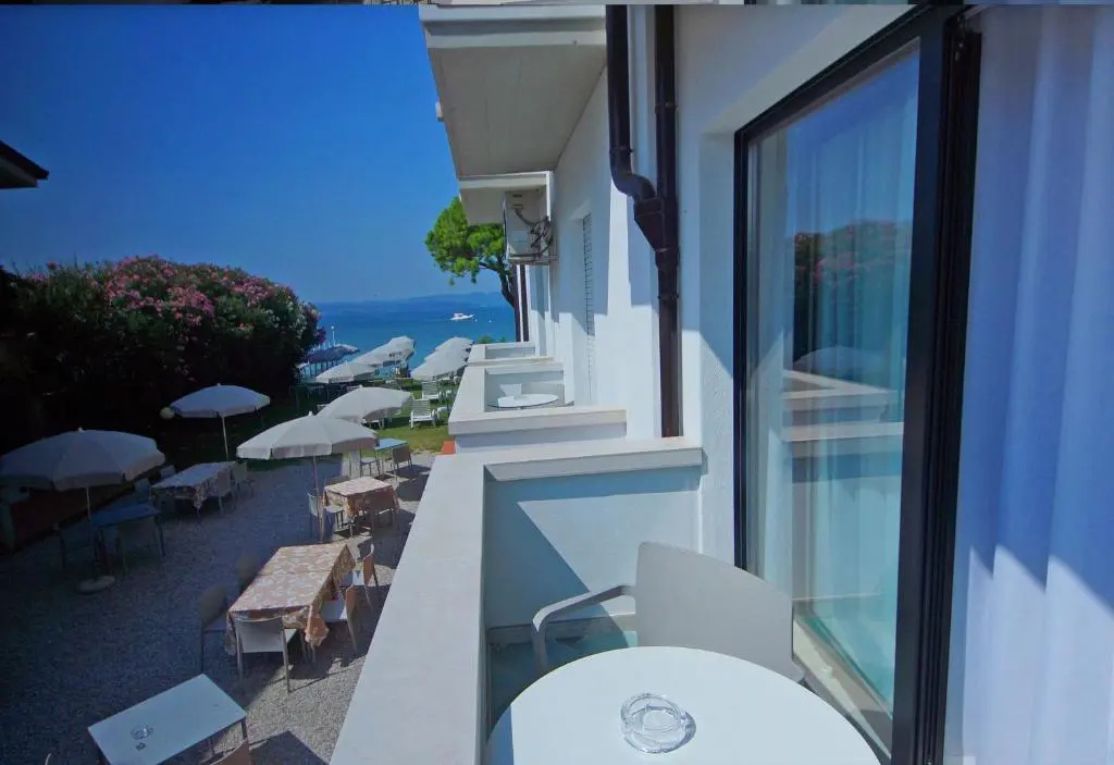 Prestige room with balcony and with partial view