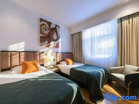Standard Double room with sunrise view (twin beds)