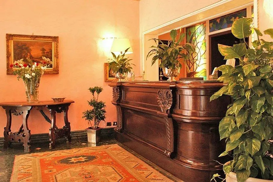 Lobby & Reception