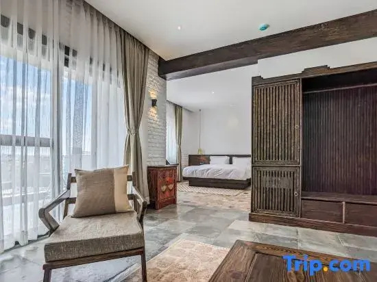 Suite with mountain view