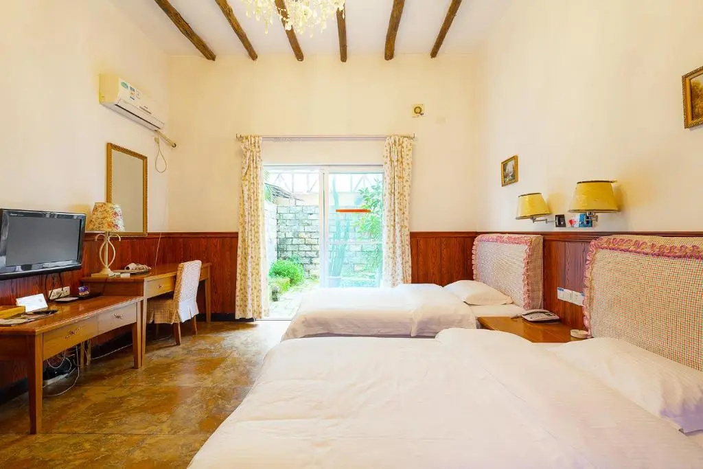 Standard Double room with view (twin beds)