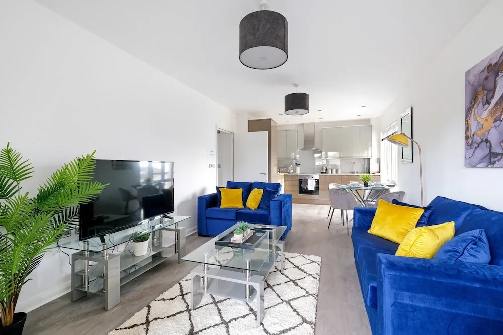 Town Center 2 bed Serviced Apartment 8