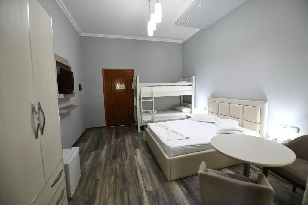 Deluxe Family Suite