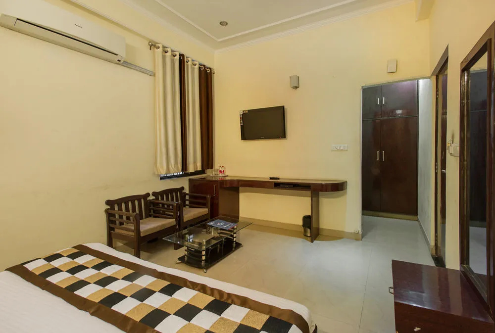 OYO 648 Hotel Royal Ecstasy - Général