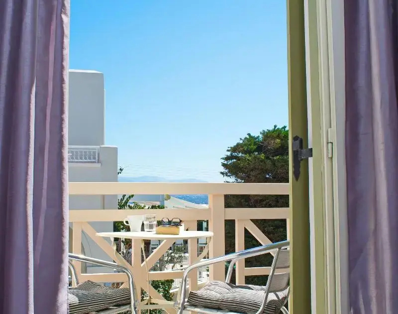 1 Bedroom Standard Family room with balcony