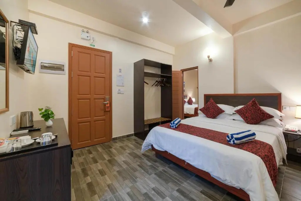 Deluxe Double room with Island view (full double bed)