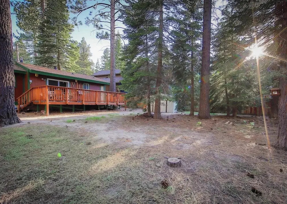 Whispering Pines Cabin - Family and pet Friendly Abode