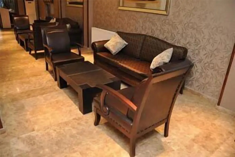 Lobby & Reception