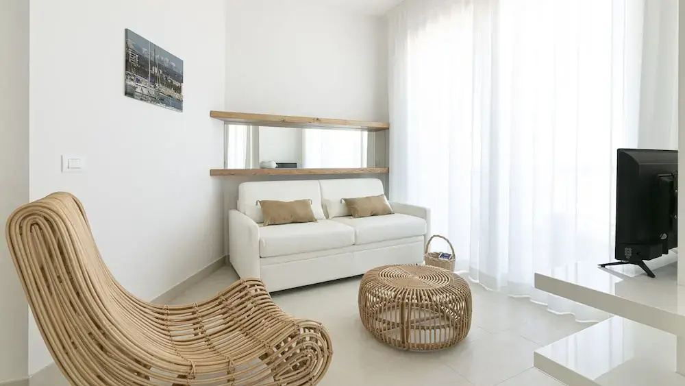 2 Bedrooms Apartment with sea view