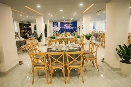Food & Beverage