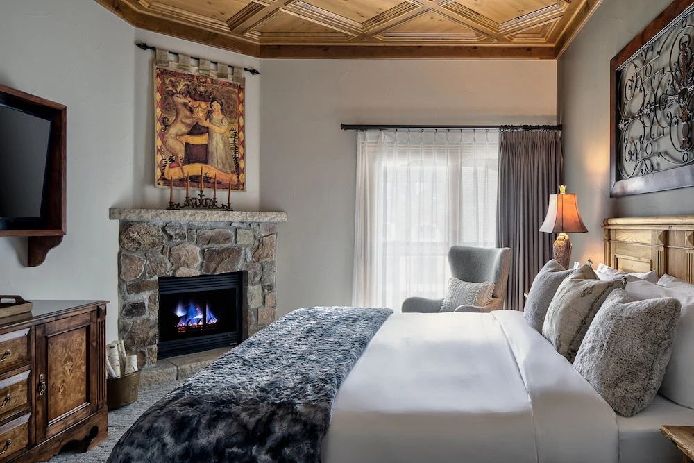 4 Bedrooms Suite with mountain view