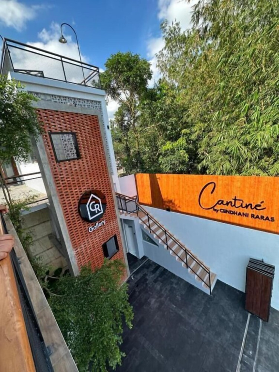 Cendhani Raras Gallery