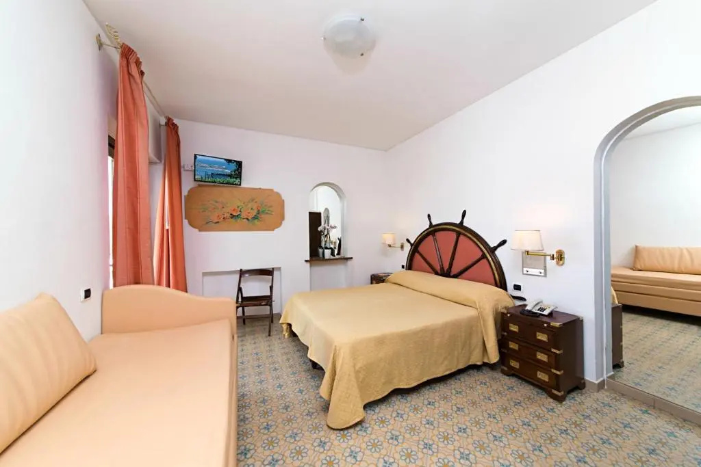Economy Triple room