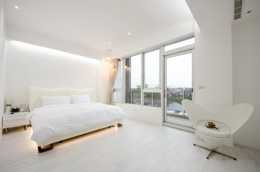 Deluxe Double room with balcony (full double bed)