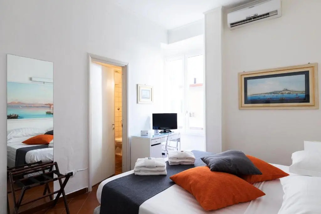 Double room (full double bed)