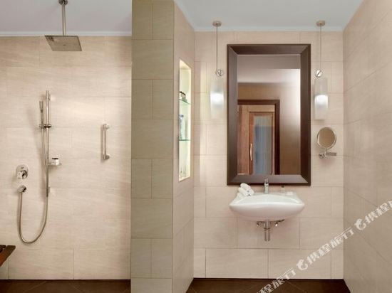 Sheraton Sharjah Beach Resort & Spa