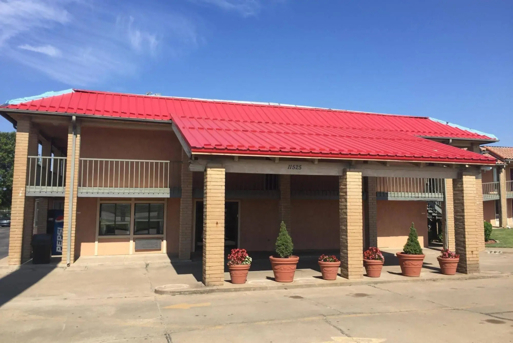 Economy Inn and Suites