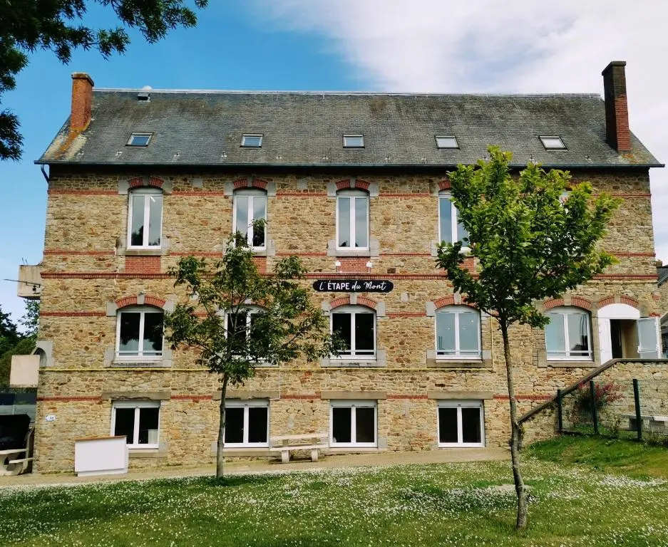 L'Etape du Mont, Family Hostel