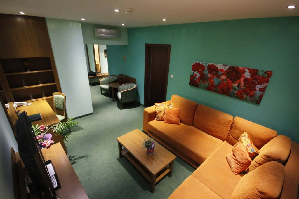 Max Inn Hotel — фото 2