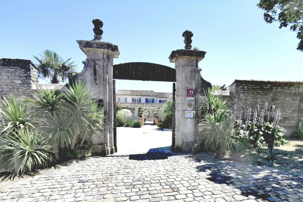 Le Clos Saint-Martin Hôtel & Spa