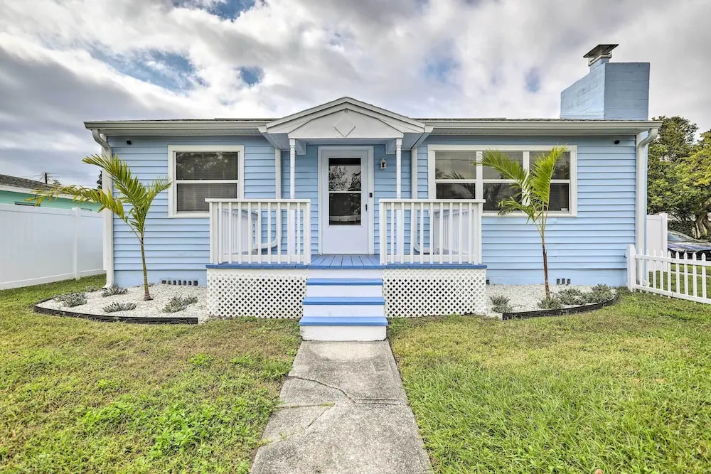 Pet-friendly Gulfport Home < 2 Mi to Beach