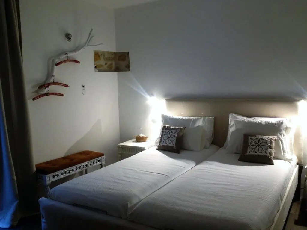 Double Suite with river view full double bed