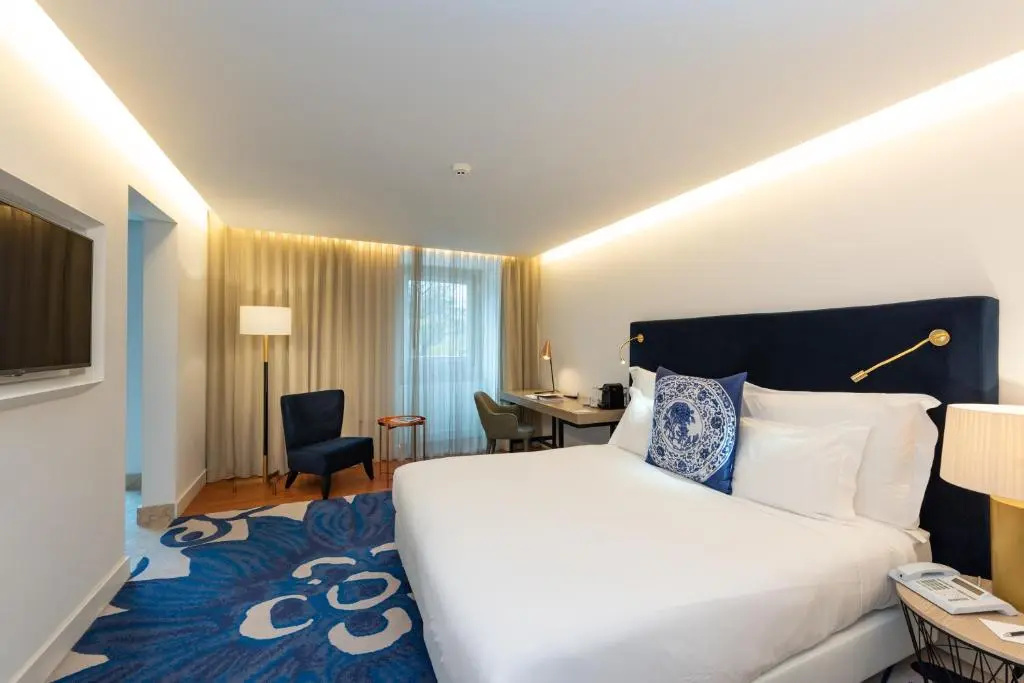 Deluxe Double room (full double bed)