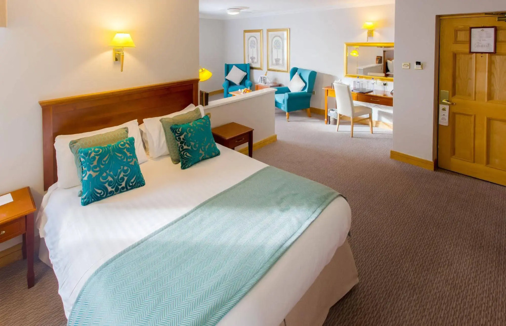 Ashdown Park Hotel - фото 7